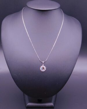 Náhrdelník s komponentem Swarovski® Šaton v kytce