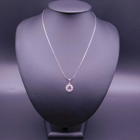 Náhrdelník s komponentem Swarovski® Šaton v kytce