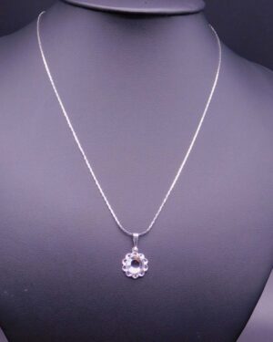 Náhrdelník s komponentem Swarovski® Šaton v kytce