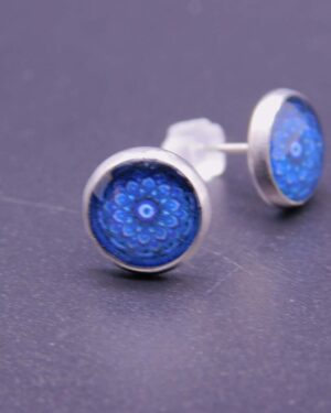 Náušnice puzeta s pryskyřicí 10 mm motiv tmavě modré mandaly