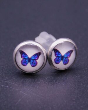 Náušnice puzeta s pryskyřicí 8 mm motiv modro-fialový motýl