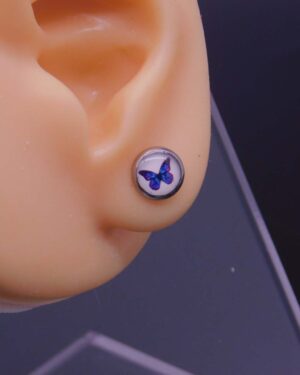 Náušnice puzeta s pryskyřicí 8 mm motiv modro-fialový motýl