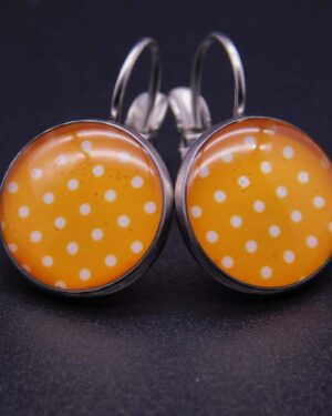 Náušnice klapka s pryskyřicí 14 mm motiv bílých teček na oranžové