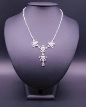Štrasový kytičkový náhrdelník