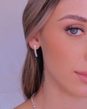Náušnice štrasová tyčka prohnutá