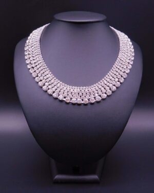 Šestiřadý vzestupný štrasový náhrdelník