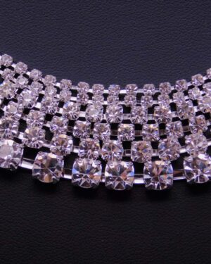 Šestiřadý vzestupný štrasový náhrdelník