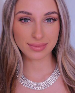 Šestiřadý vzestupný štrasový náhrdelník